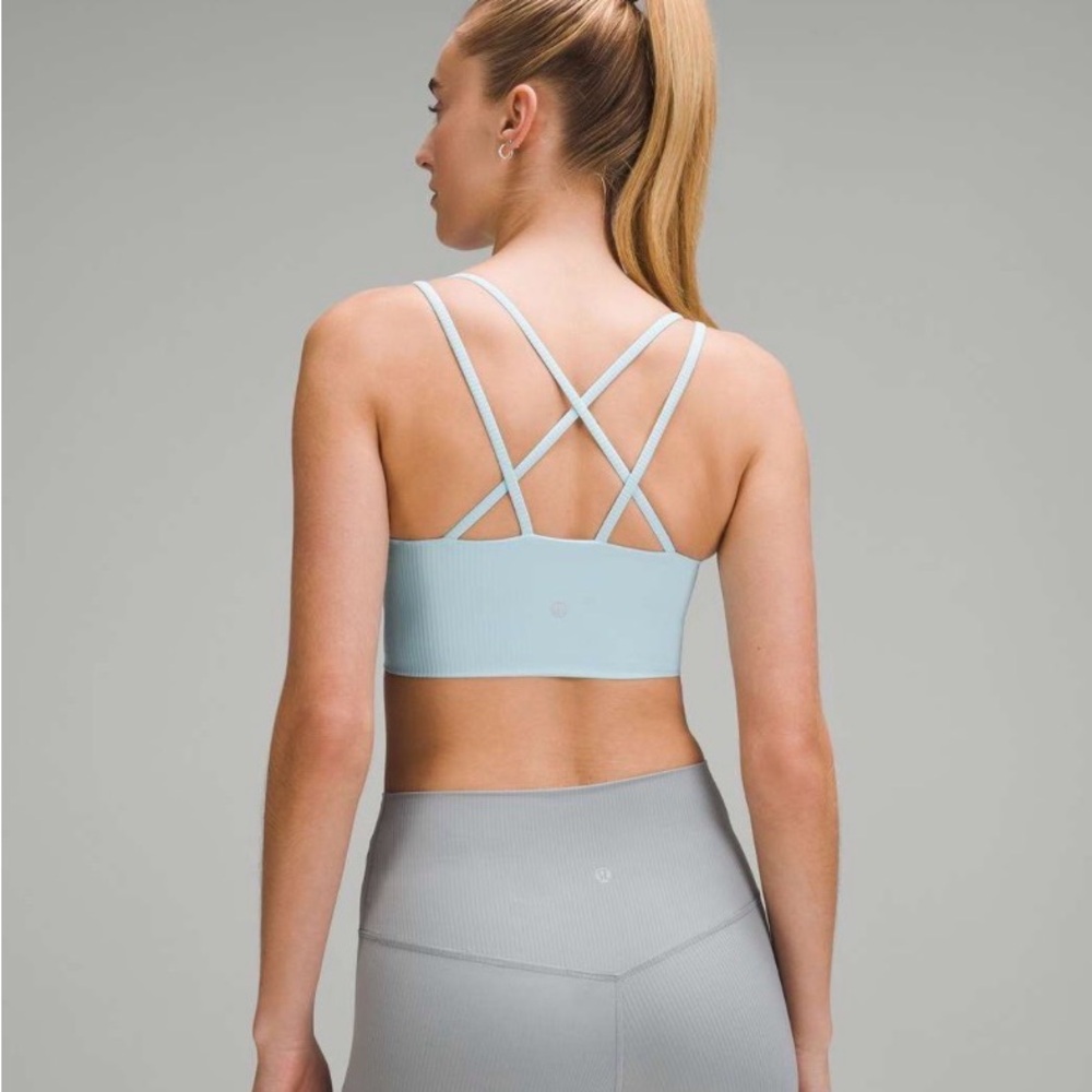 Lululemon Athletica like a cloud